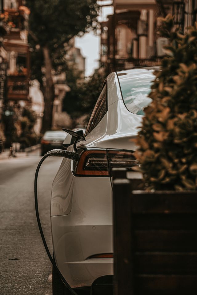 Bidirectional EV Charging 2026: Which Cars Can Power Your Home?